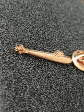 Pin's Pins Pin Enamel 63 Métal Doré Armement  militaire "SOUS MARIN" 