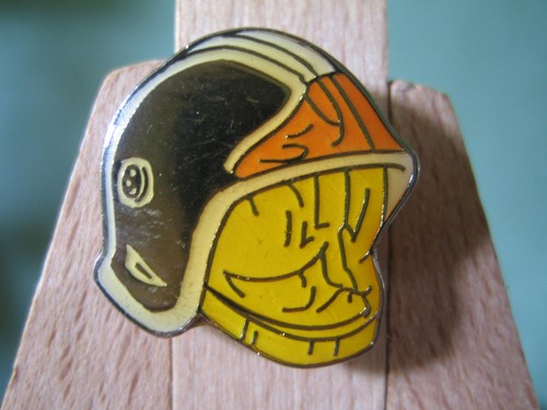 Pin casque pompier - pin’s,