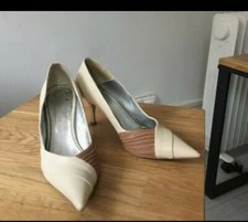 Escarpins chics VINTAGES à talons aiguilles en cuir bicolore Pointure 36 en Tbe.
