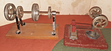 2 anciens jouets pour machine à vapeur centre usinage marteau pilon et poulies