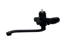 Robinet mural cuisine / salle