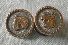 Ancienne paire de boutons de
