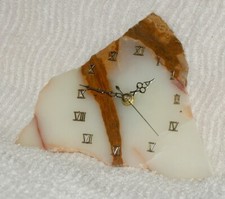 PENDULE OU HORLOGE à quartz