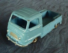 Camionnette miniature au 1/43: RENAULT Estafette bleue de DINKY TOYS MECCANO