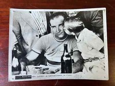 Ancienne photo Paris-soir, Tour de France 1937, Roger LAPEBIE à Nîmes