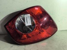 Feu arriere principal droit