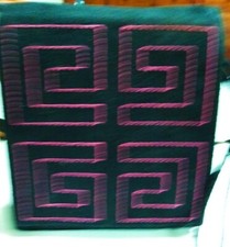 Trousse GIVENCHY logotype fushia et noire, neuve