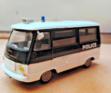 1/43  NOREV --PEUGEOT J7 POLICE