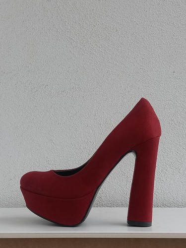 Classic pump high - heels, bata