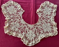 Ancien grand col en dentelle de Luxeuil, époque XIXe