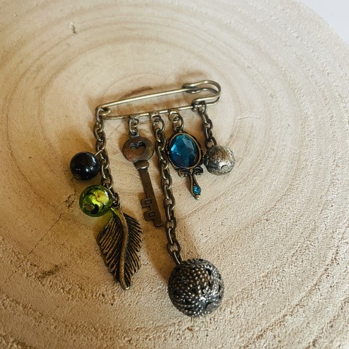 Broche épingle charms clés