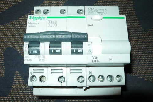 Disjoncteur differentiel tetra - disjoncteur,