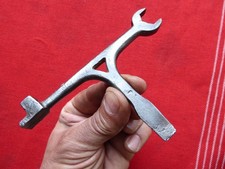 tournevis clef multiple en fer