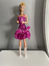 Barbie avec très jolie robe