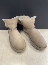 Ugg Australia 