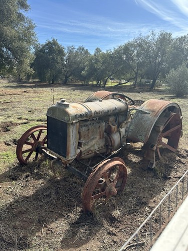 Antique fordson model - model, f