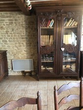 Bibliothèque ancienne vitrée