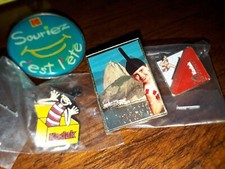 Pin's pub badge jeux