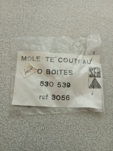 530 539 3056 couteau - 530,