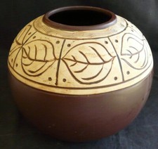 Vase en terre cuite marron –
