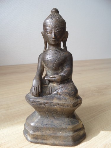 Antique ancien bronze buddha - ancien,