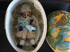 Petite Mignonnette poupée ancienne, toute en  porcelaine,  marquée 12 ? 9 cm