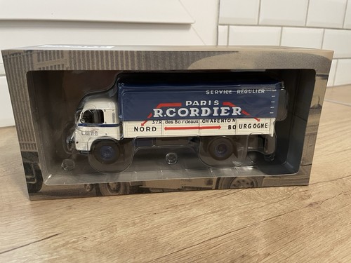 Camion miniature panhard - camion, 1/43