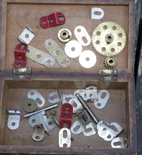 Meccano lot pieces - de,