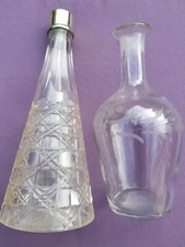2 carafes en cristal, l'une