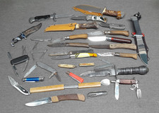 Lot de 30 couteaux pour collectionneur