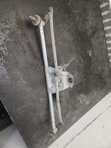 Moteur essuie glace avant