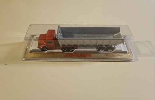 Camion semi benne - , carrière