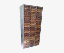 Meuble industriel Clem 60 tiroirs format A4 façade en noyer rivetée