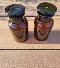 Deux flacons d apothicaire 250
