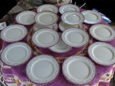 17 Assiettes Plates Faience