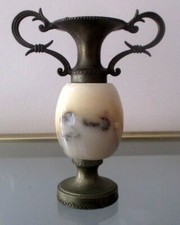 Ancien petit vase en albâtre