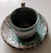 Tasse avec soucoupe tons de marron vert