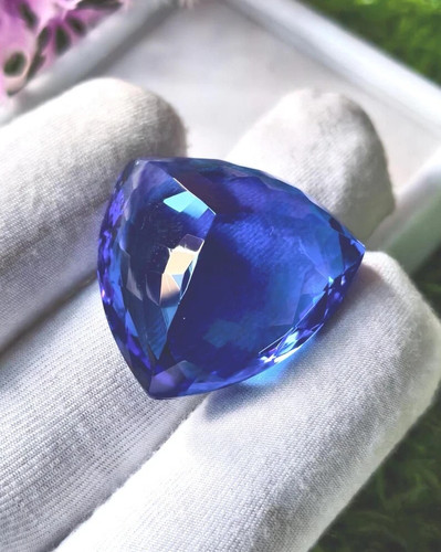 Topaze bleue naturelle ct - bleue, 99