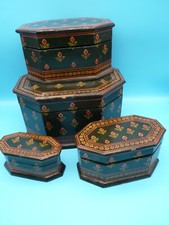 Lot 4 anciennes boites-coffrets gigogne en bois / Inde