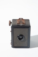 APPAREIL PHOTO Gap	Box 3 x 4	1952	Argentique	4X4cm	127