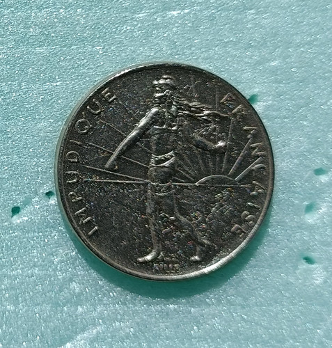 Rare pin pièce franc - rare,