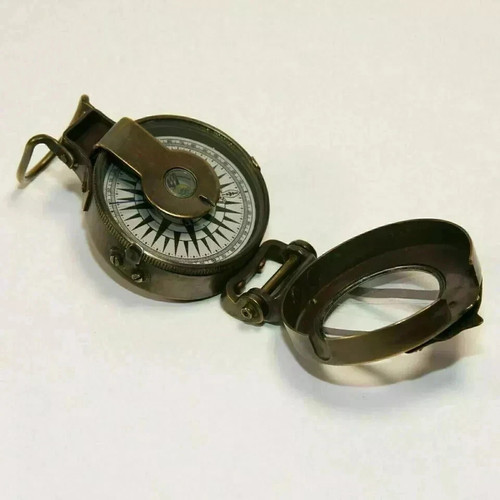 Ancienne boussole nautique