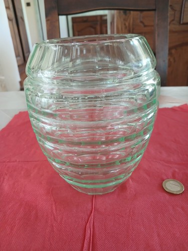 Art deco vase avec reflets - art,