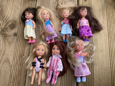 lot minis poupées shelly petite soeur de barbie et autre, tel quel