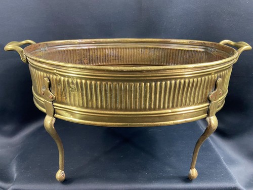 Grande jardinière quadripode