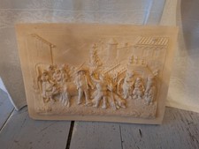 Ancien et grand bas-relief