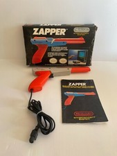 Jeu vidéo Jouet Vintage NES  Nintendo Manette Joystick Officiel PISTOLET ZAPPER