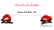 Menottes de chevilles élastiques satinées noir rouge chaine métal argenté sexy