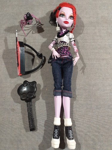 Monster high operetta 2011 - monster,