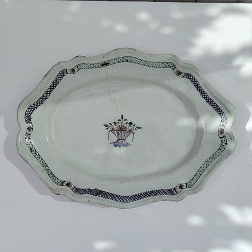 Ancien plat cul - au, panier